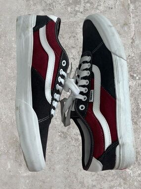 Vans Chima Pro 2 sneakers in Asphalt/Pomegranate